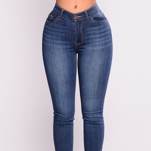 2x Fashion Nova Skinny Jean